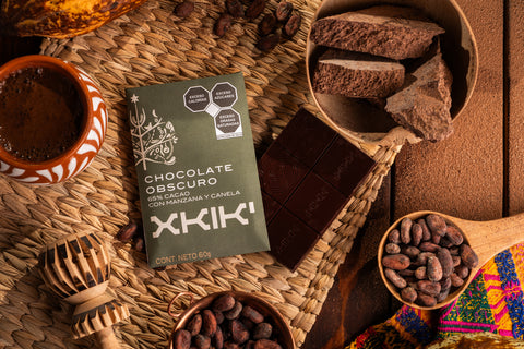 Chocolate Obscuro 65% Cacao Manzana Canela