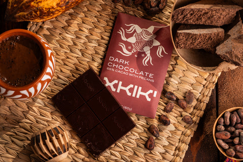 Chocolate Obscuro con Cacahuates 65% Cacao